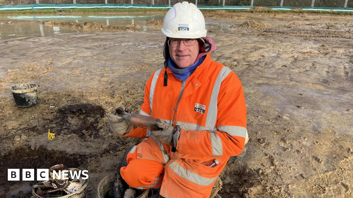Bexhill: Archaeologists excavate World War One training camp