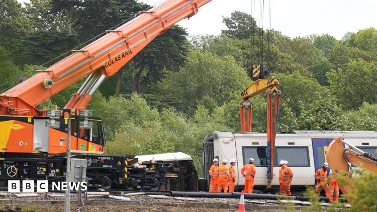 Train derailment carriages moved amid track probe