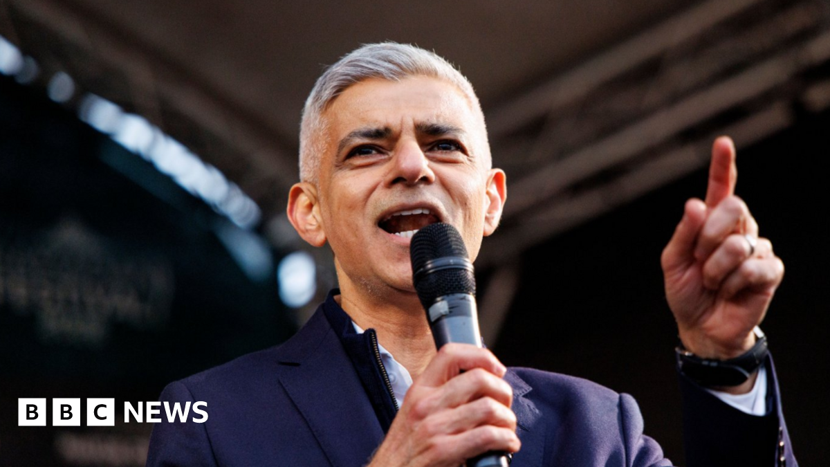 Sadiq Khan says Labour should pledge to rejoin EU