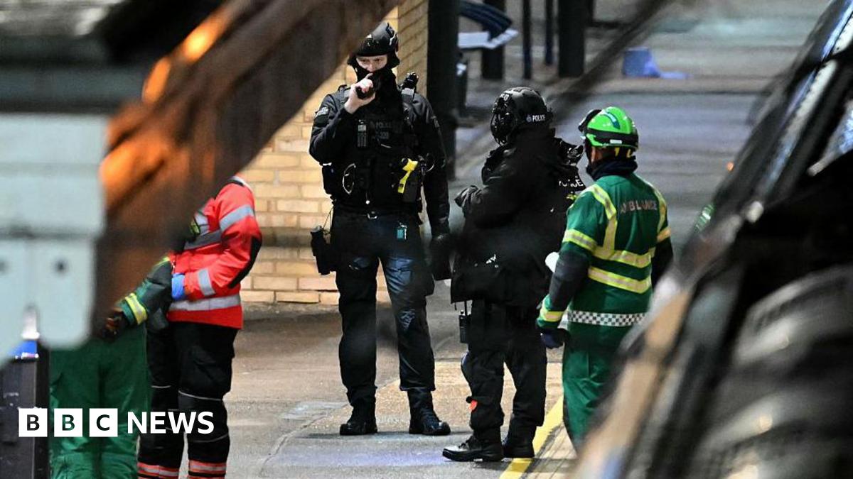 Nine people with life-threatening injuries after stabbings on Doncaster-London train – latest   www.bbc.co.uk