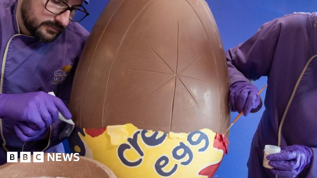 Cadbury unveils 'world's largest' Creme Egg