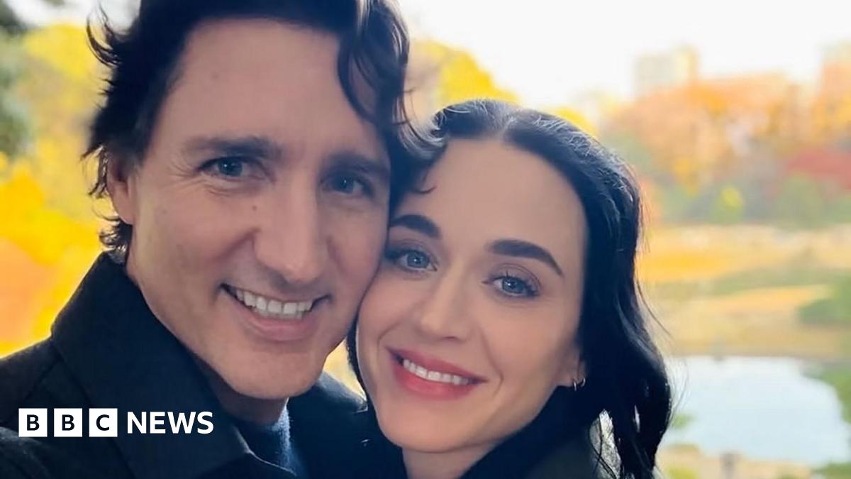 
                            Katy Perry posts photo with Justin Trudeau in Japan
