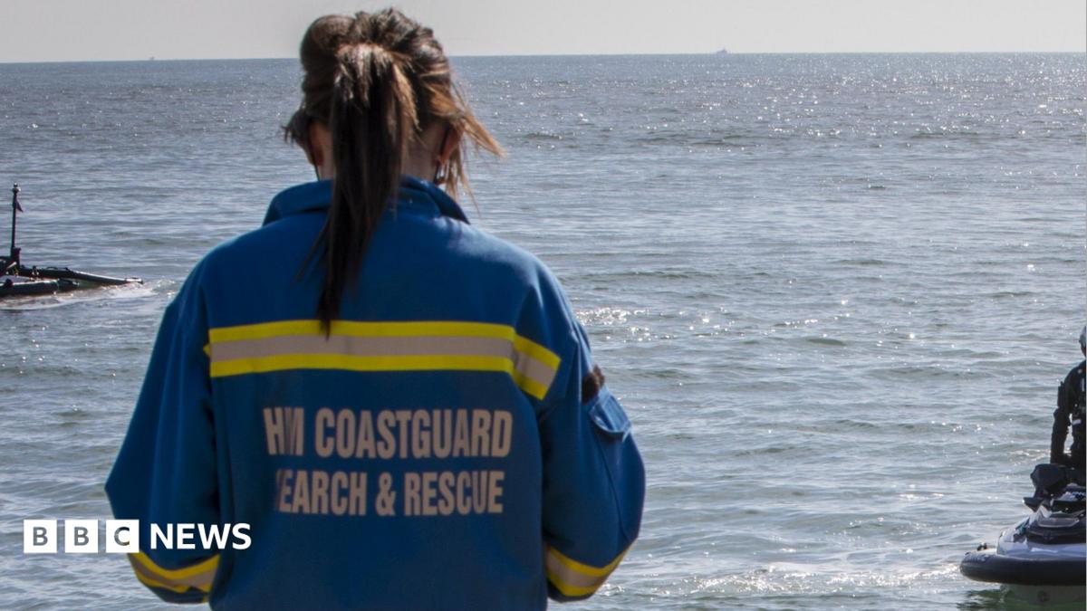 Government drops plans to stop paying Coastguard volunteers