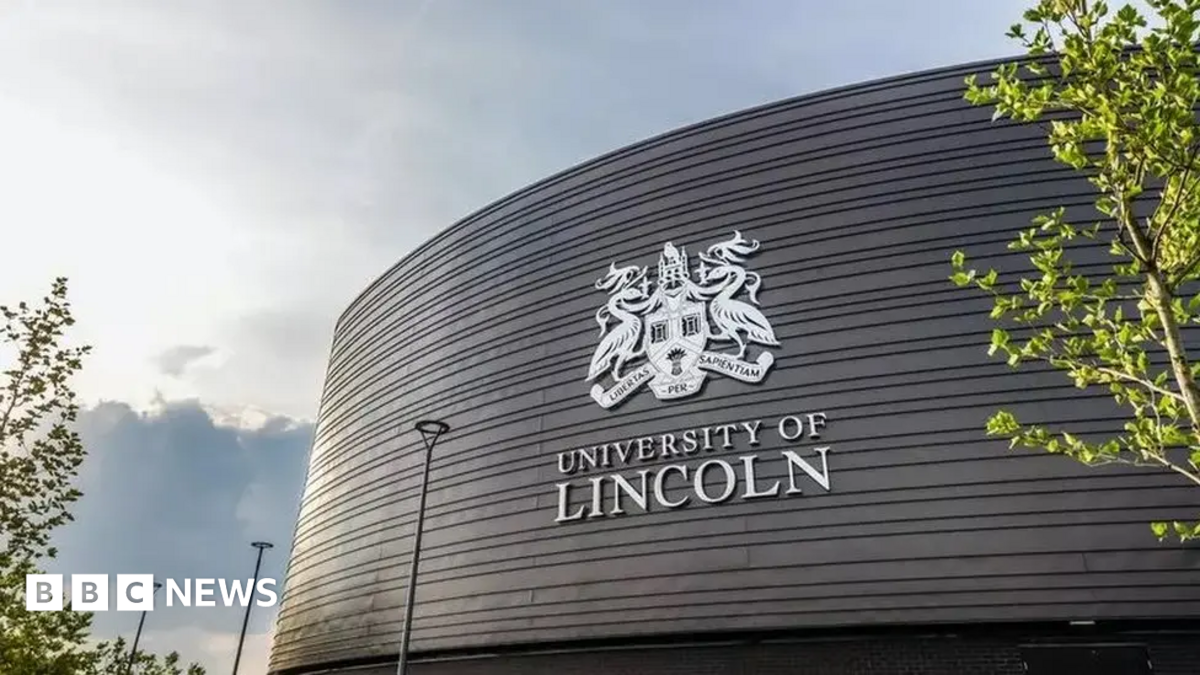 Union strike threat over proposed University of Lincoln job cuts