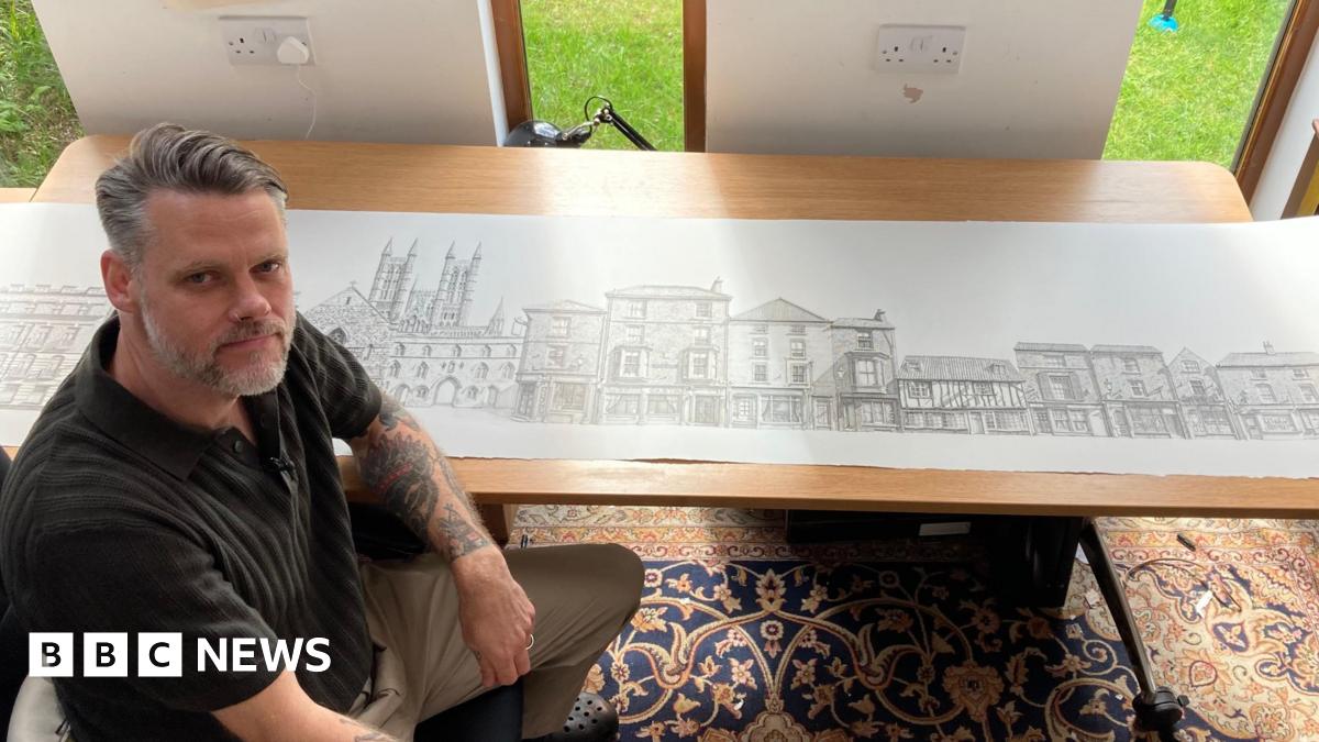 bbc.co.uk - Simon Spark - Lincoln Bailgate Papestry ready for public display