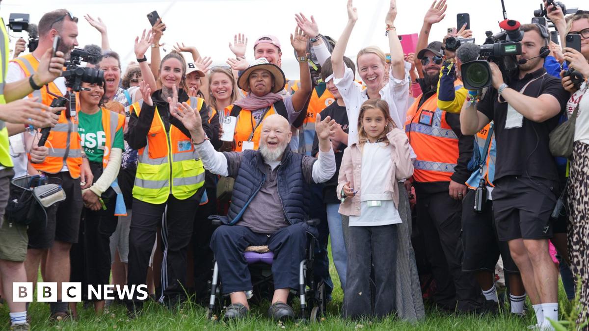 Queues, crowds and excitement as Glastonbury Festival 2025 begins