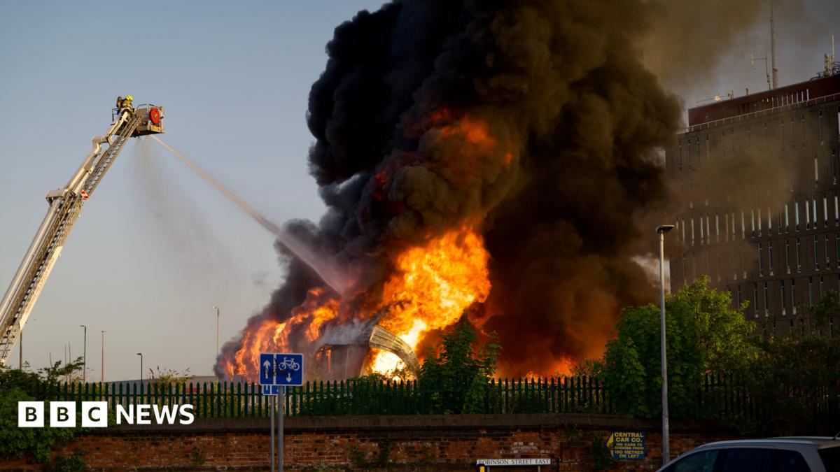 'Significant' fire at disused building in Grimsby town centre