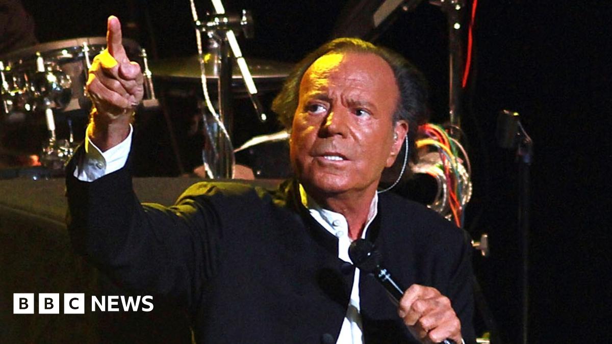 
                            Singer Julio Iglesias faces Spanish inquiry into sexual assault allegations