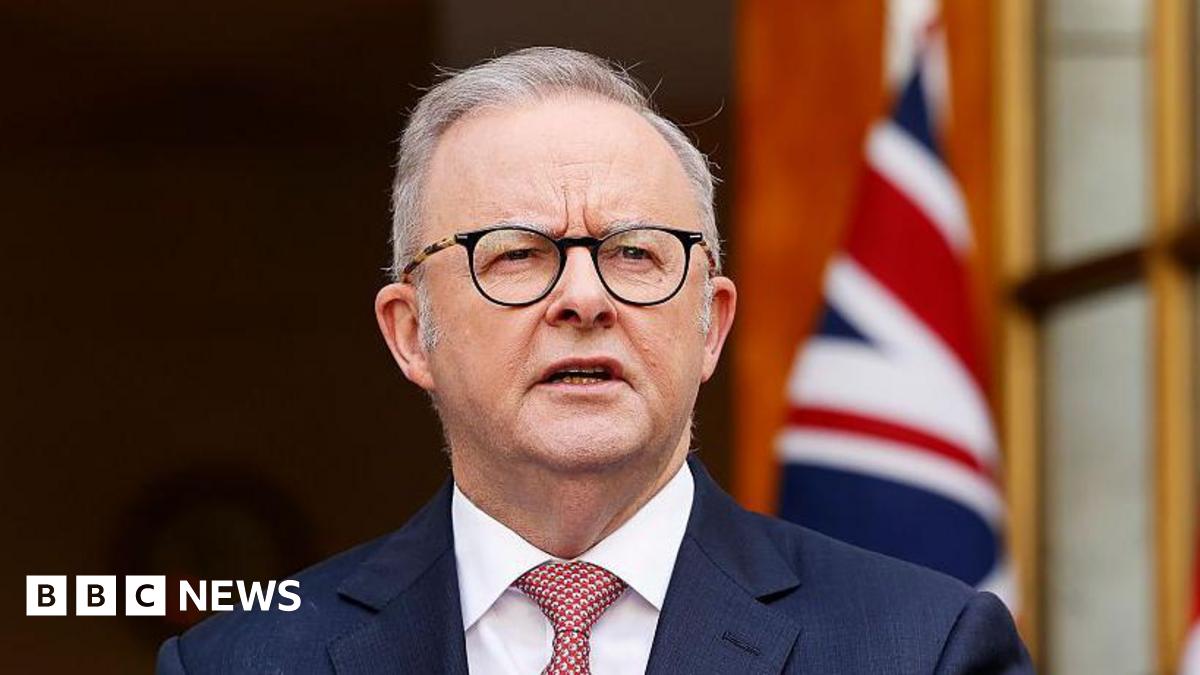 Anthony Albanese: Australia PM heckled at Sydney mosque Ramadan event