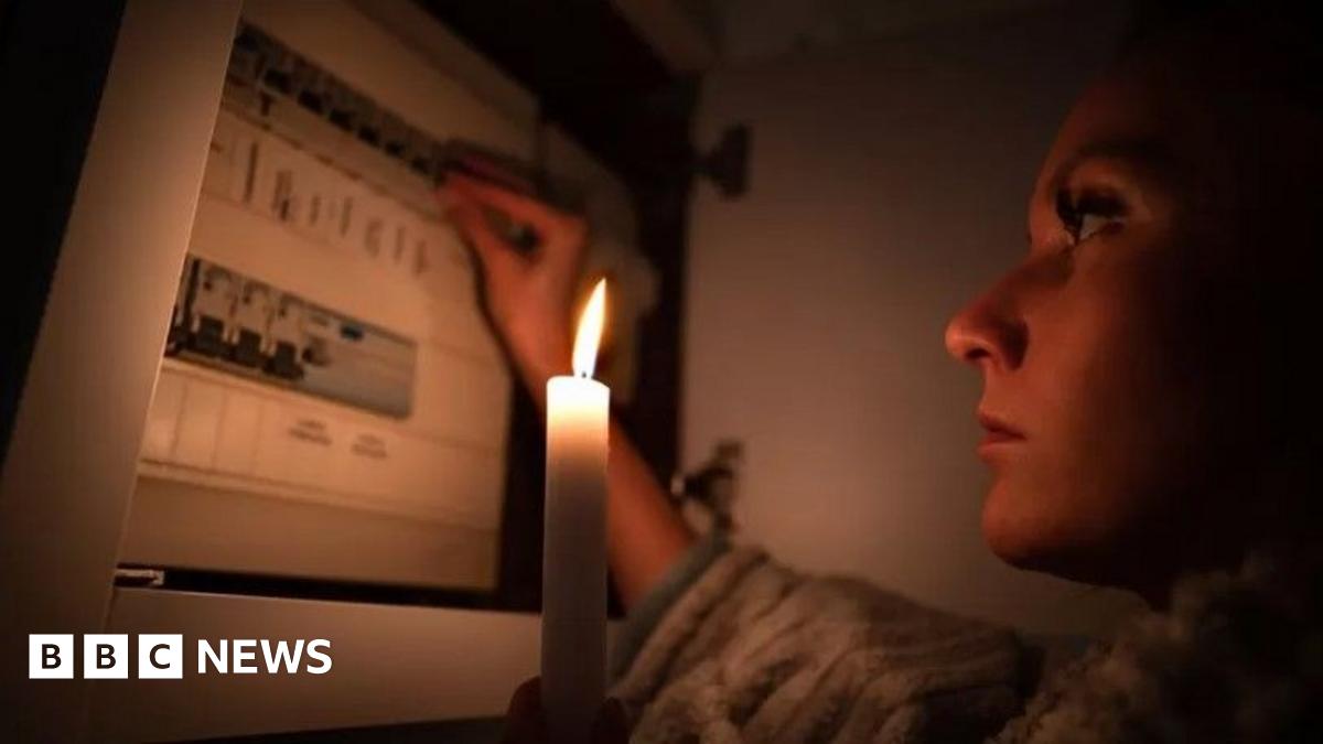 Some Irish homes could be without power for days after Storm Isha - BBC ...