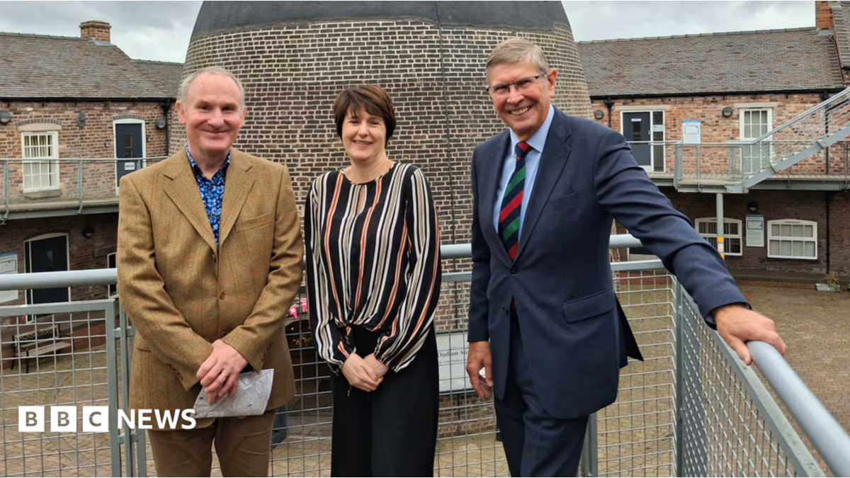 Pottery workers' stories wanted for new Dudson Centre exhibition