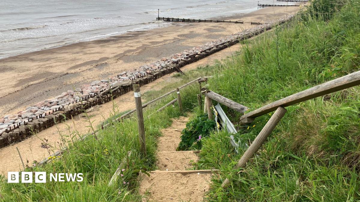 Community rallies round to repair vandalised Mundesley steps