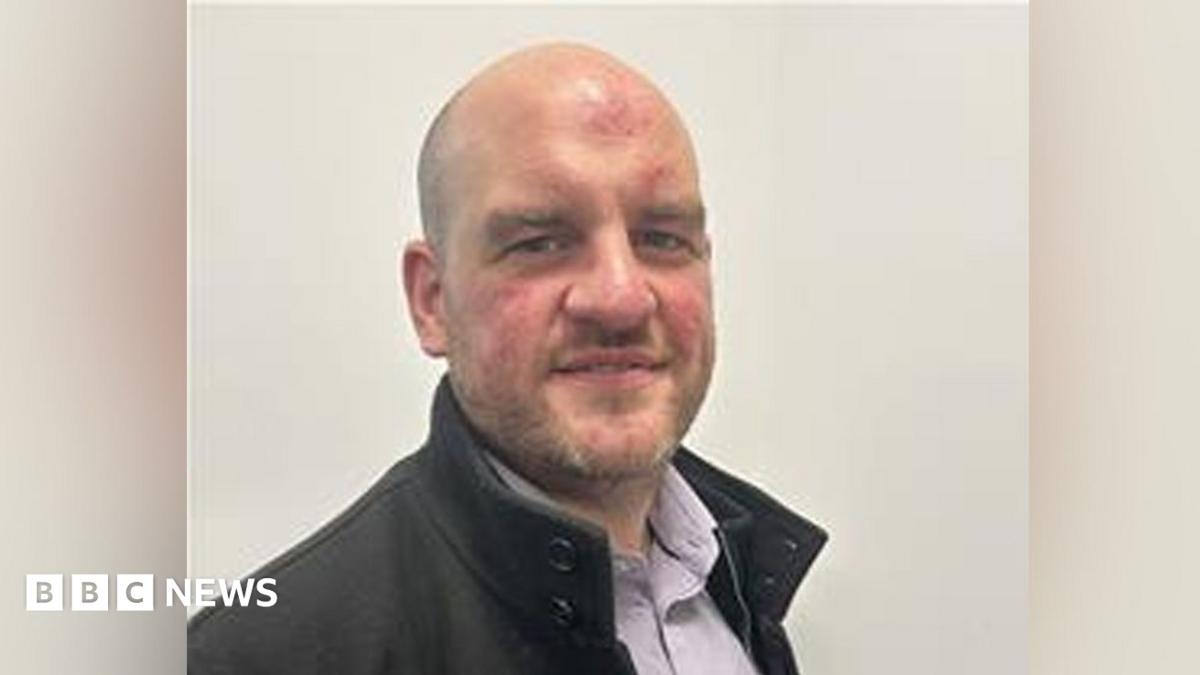 Hyndburn councillor breached standards with Facebook posts