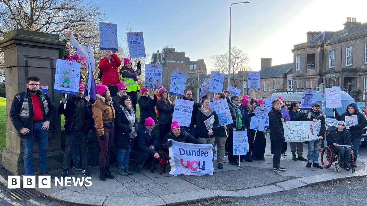 Dundee University staff begin three-week strike