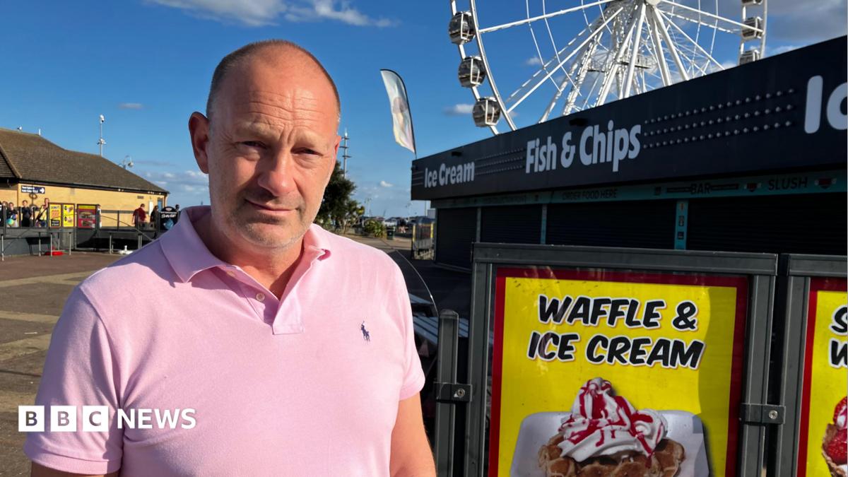 Seaside visitors going home earlier, traders say