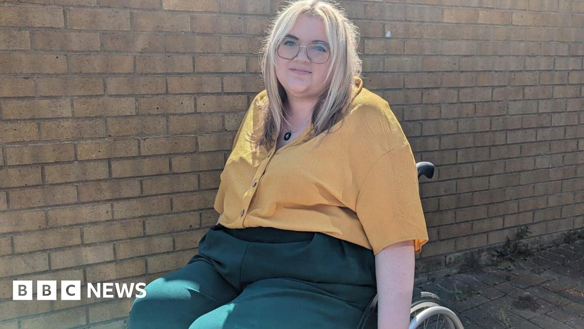 Lucy Earle using her wheelchair