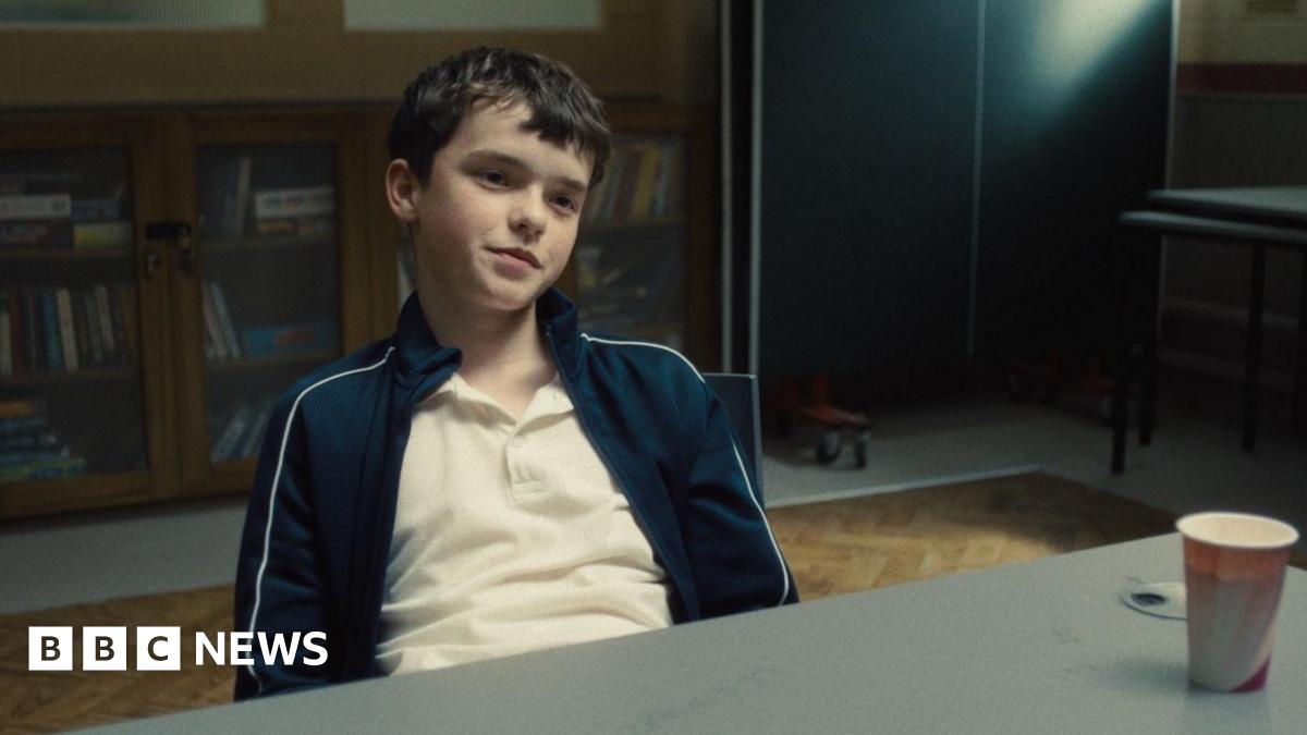 Adolesence: Teenager dissects Netflix drama with worried parents