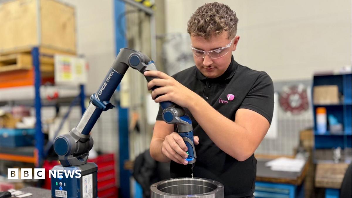 Competition for degree apprenticeships quadruples in three years