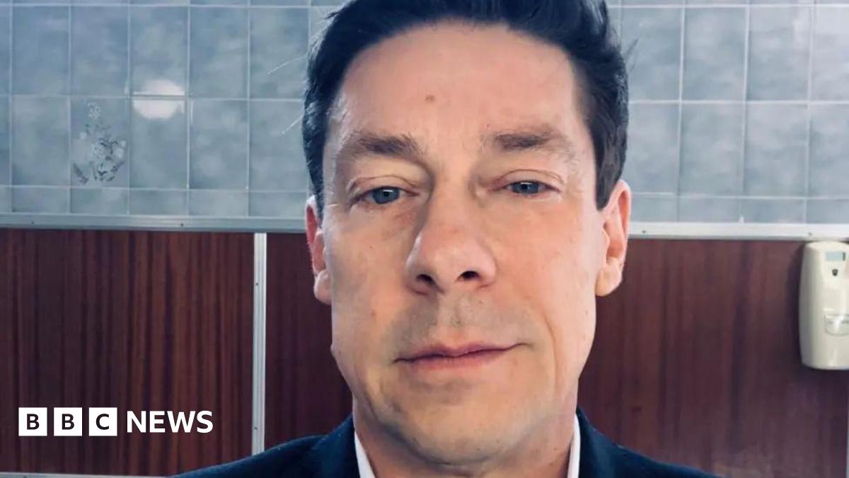 
                            Police to reinvestigate death of man allegedly blackmailed on Grindr