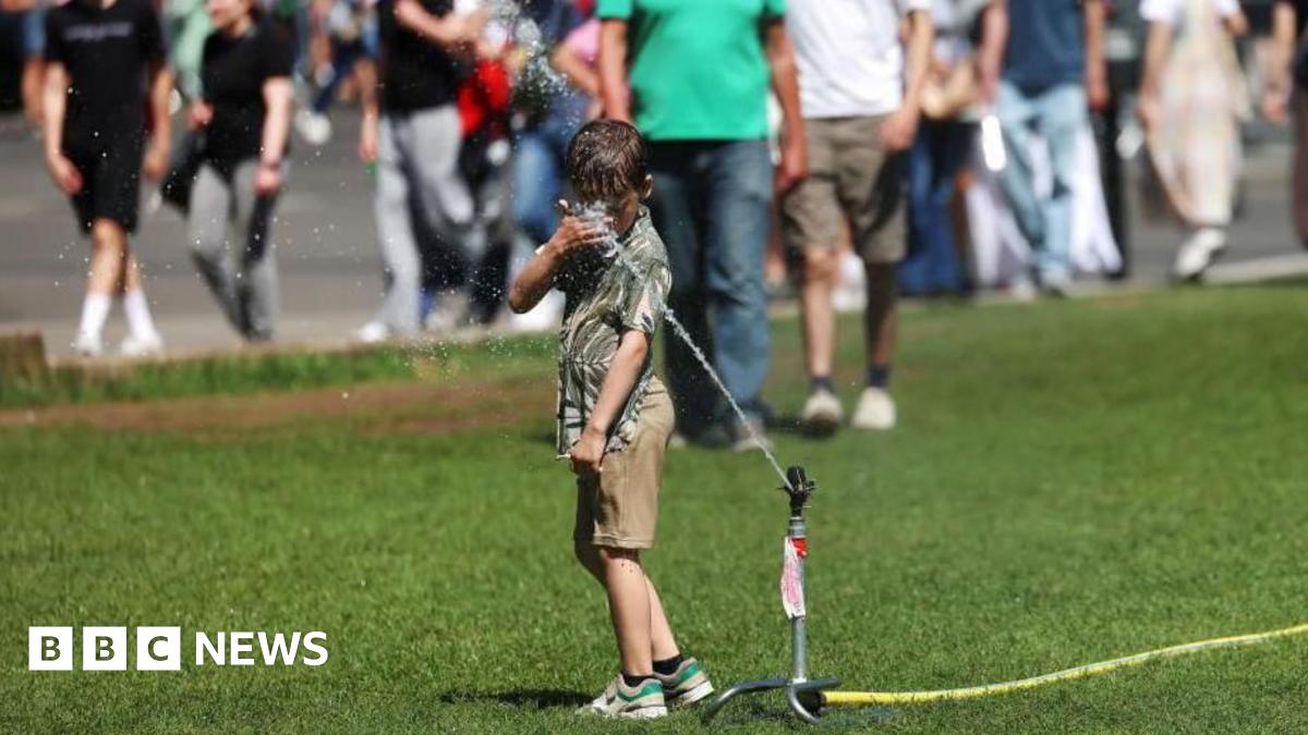 Hot weather continues as UK swelters past heatwave peak
