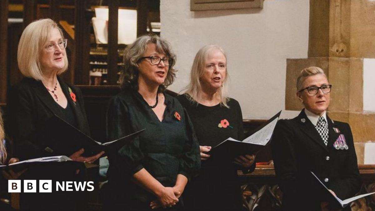 Huntingdon blue lights choir is singers' weekly dose of medicine