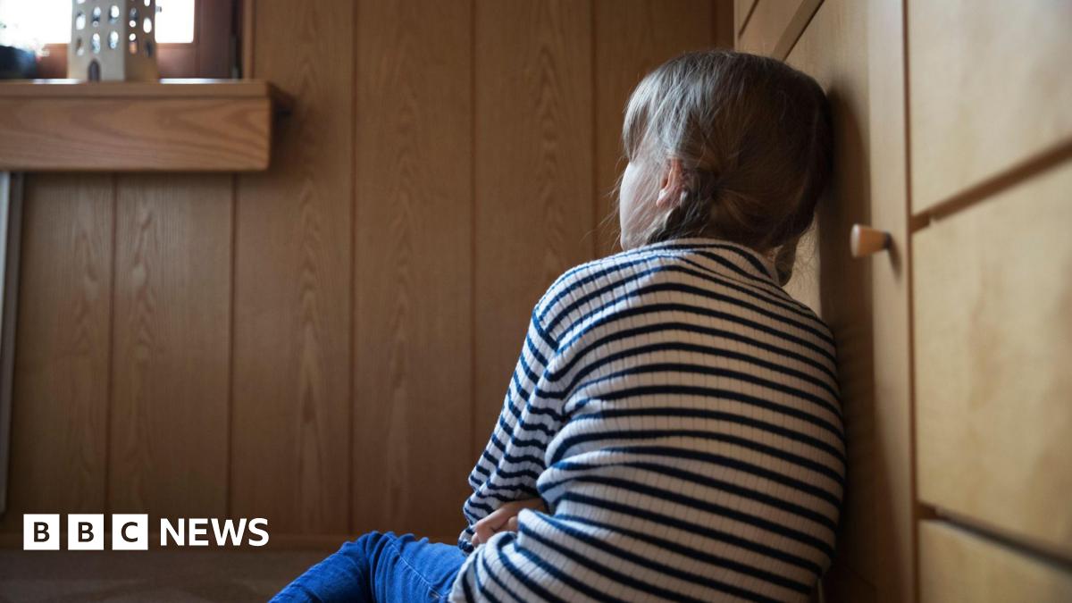 Counsellors bid to save youth mental health service