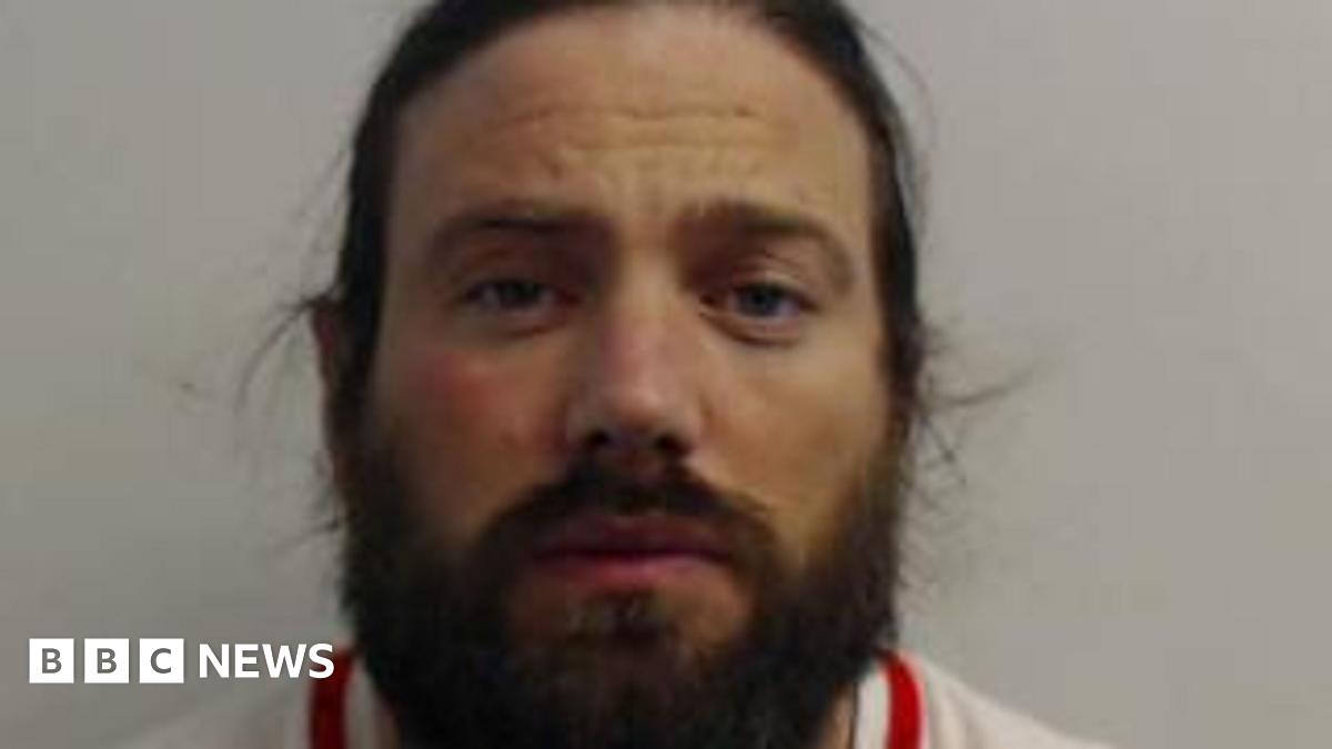 
                            Victim of Tinder predator Christopher Harkins 'left penniless'