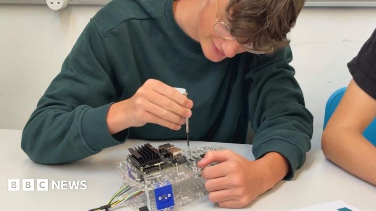 bbc.co.uk - Kate Justice - Hereford robot sessions aim to inspire future engineers