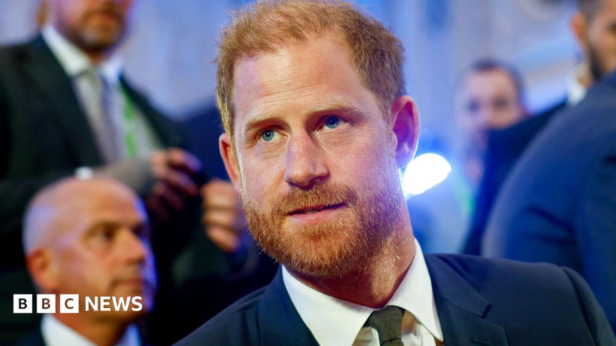 Buckingham Palace says Prince Harry will not stay there despite his team announcing he would
