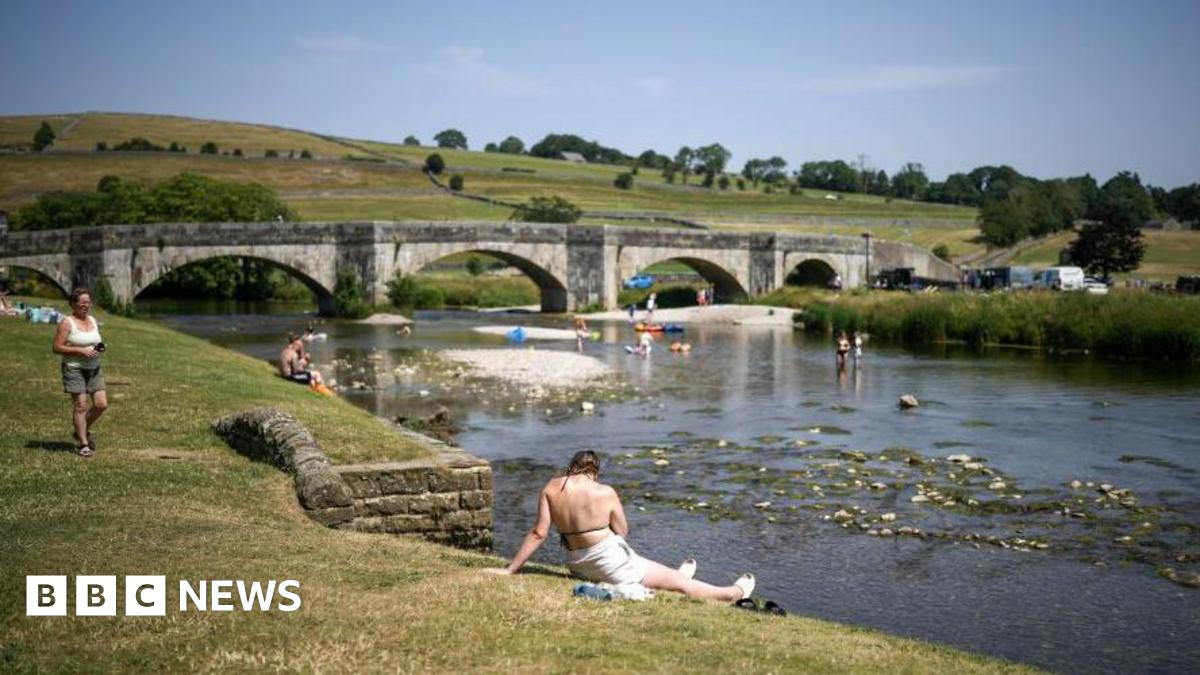 Girl dies after being rescued from River Wharfe in Yorkshire Dales