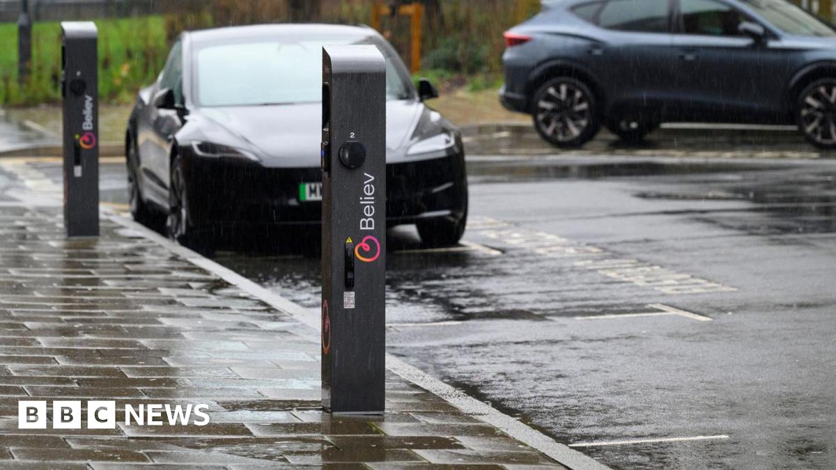 bbc.co.uk - First on-street EV chargers installed in Leeds