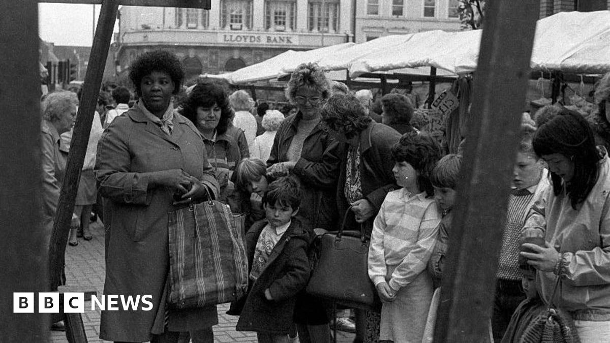 bbc.co.uk - Shehnaz Khan - Late photographer's images of 1980s Walsall go on display