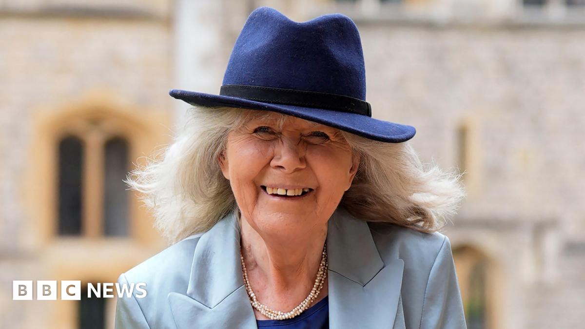 
                            Dame Jilly Cooper's death caused by head injury, says coroner
