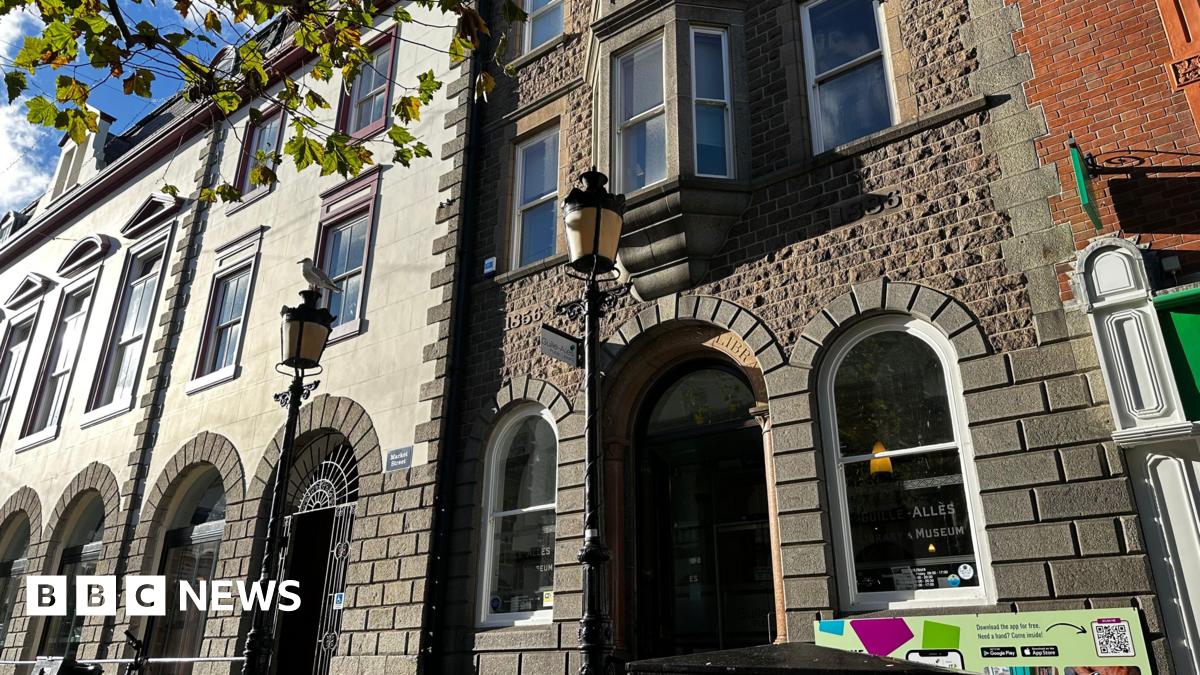 bbc.co.uk - Solar renewable energy plan for Guernsey Guille-All&egrave;s Library
