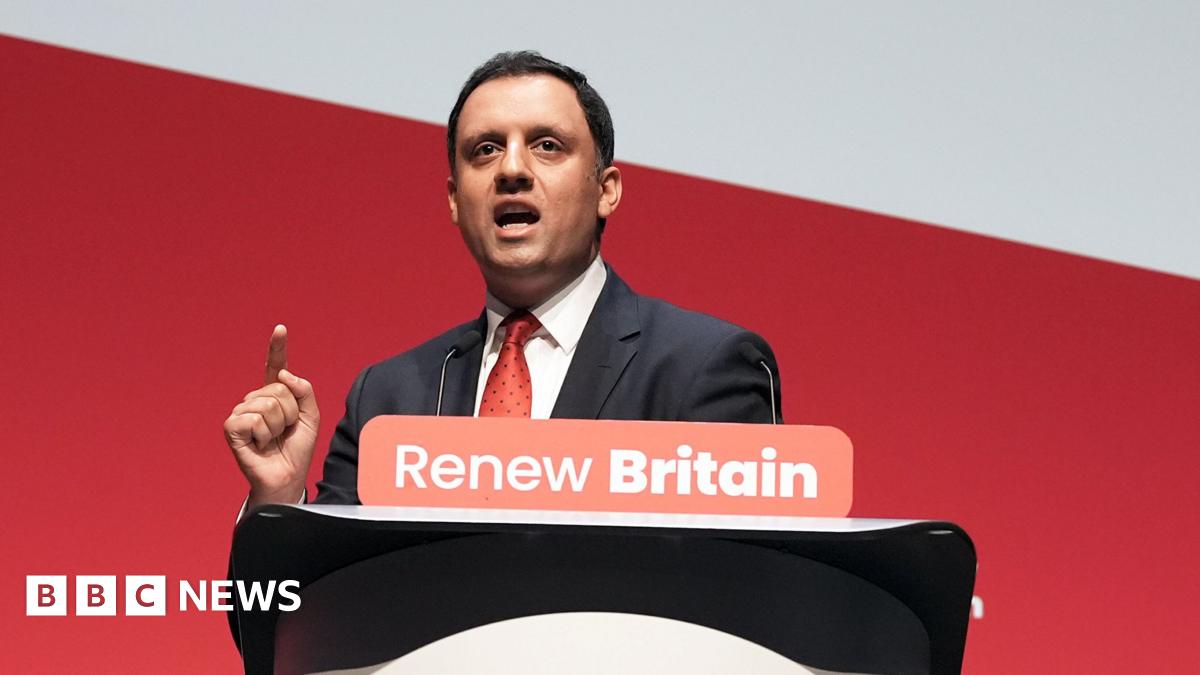 Sarwar Slams 'Knackered' SNP and 'Poisonous' Farage at Labour Conference