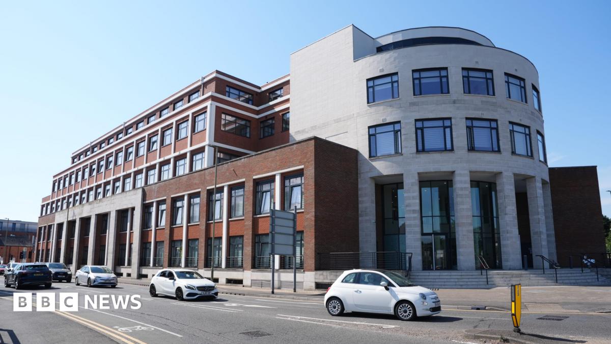 feeds.bbci.co.uk: Murder suspect had leave to remain, say police