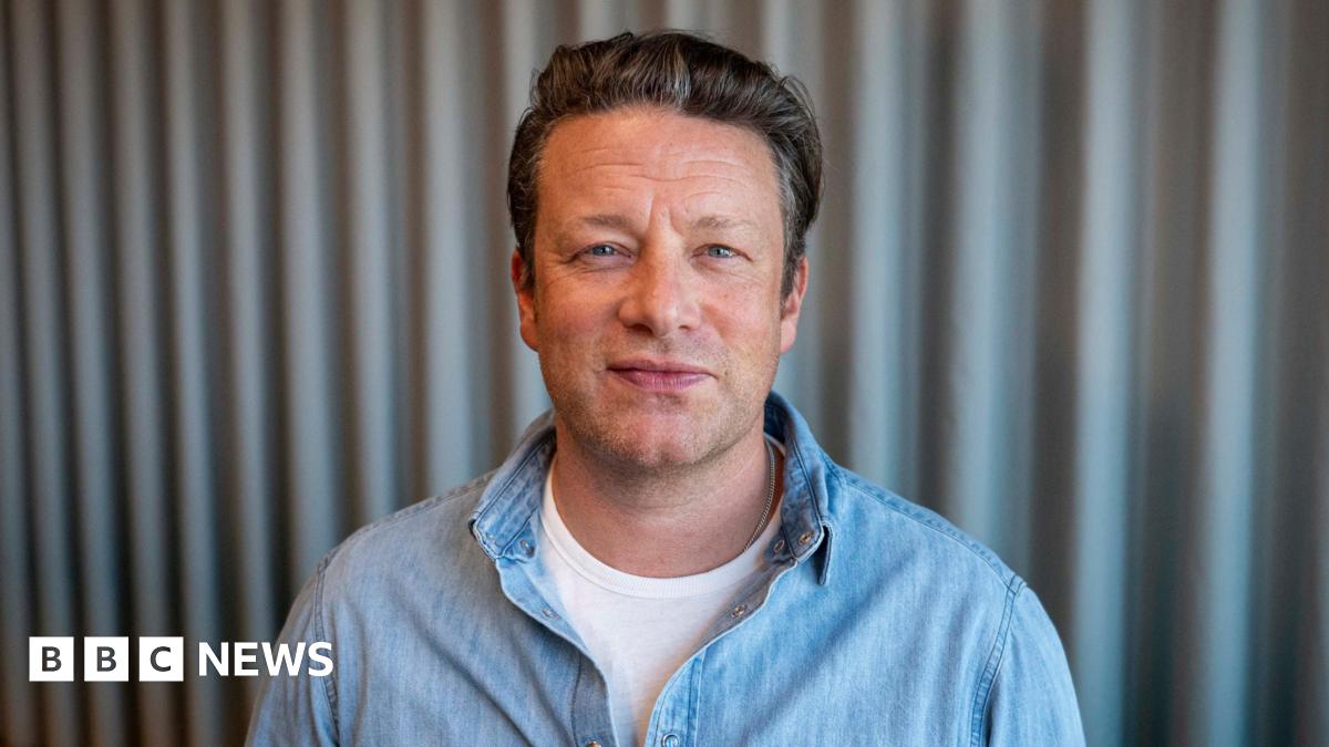 Jamie Oliver calls for help from fans after 'great cheese robbery