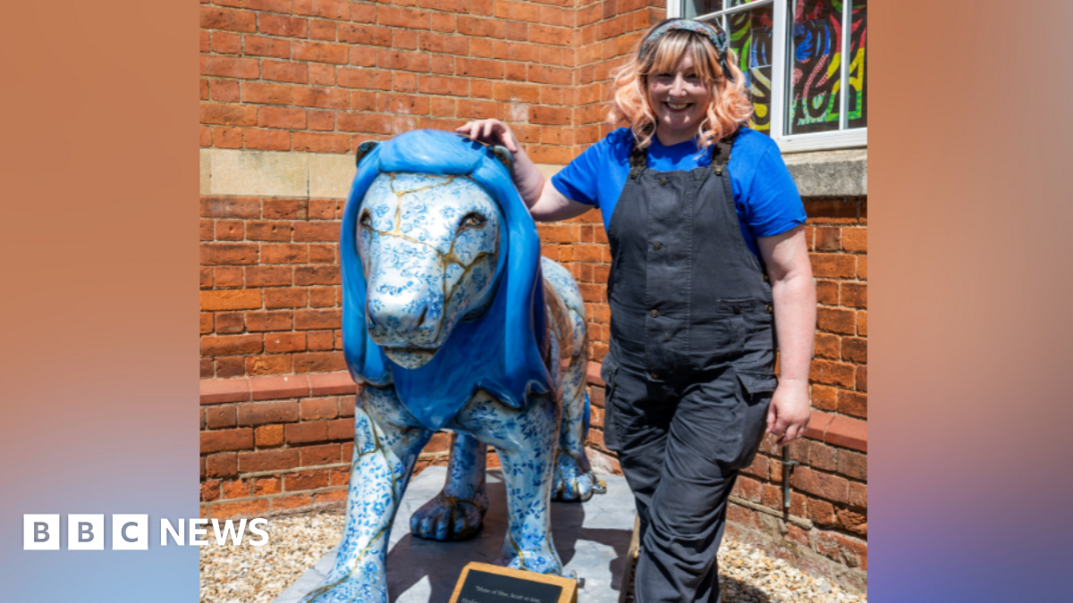 Twyning artist's delight as Kintsugi the lion 'comes home'