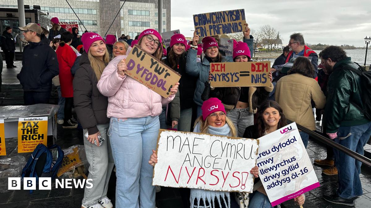 Cardiff University: Protestors call on Senedd to step in to save jobs