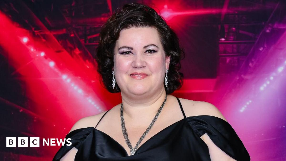 
                            Heated Rivalry author Rachel Reid says TV show's success led to help with her Parkinson's disease