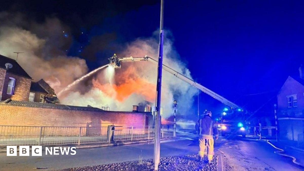 bbc.co.uk - George Torr - Fire crews to remain at Retford industrial building blaze