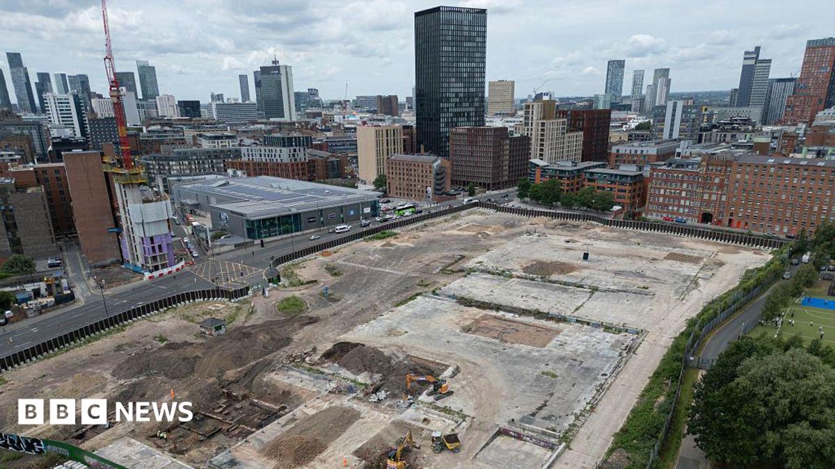 Whitehall officials offered move to No 10 North in Manchester