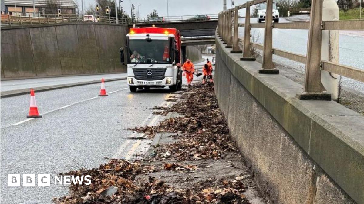 bradford-council-removes-100-tonnes-of-waste-in-city-clean-up-bbc-news
