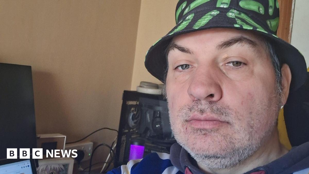 bbc.co.uk - Gavin Kermack - Worcester football fan completes 50-hour gaming challenge