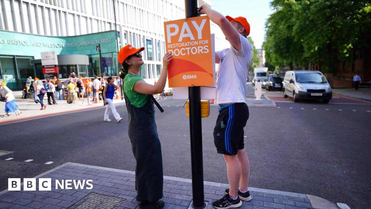 
                            Doctors to stage five-day strike before Christmas