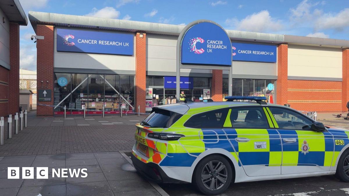 Swindon retail park evacuated after 'ammunition' handed in