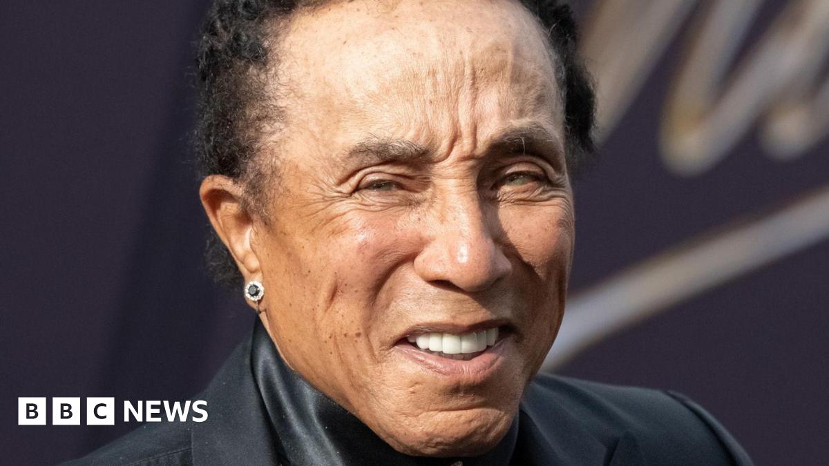 Judge dismisses Smokey Robinson's defamation claim against rape accusers