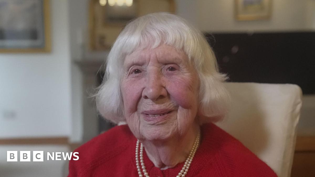 
                            Oldest victim of Post Office scandal, 92, receives final payout