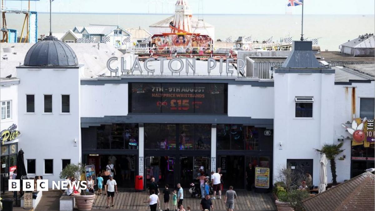 Polls closing soon in Clacton by-election triggered by Nigel Farage