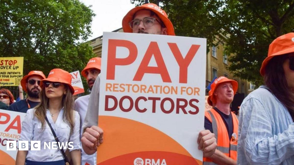 bbc.co.uk - Nick Triggle - Hospitals coping well with doctor strike so far - NHS boss